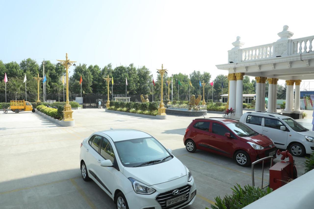 Gadiraju Palace Convention Centre & Hotel วิสาขปัตนัม ภายนอก รูปภาพ