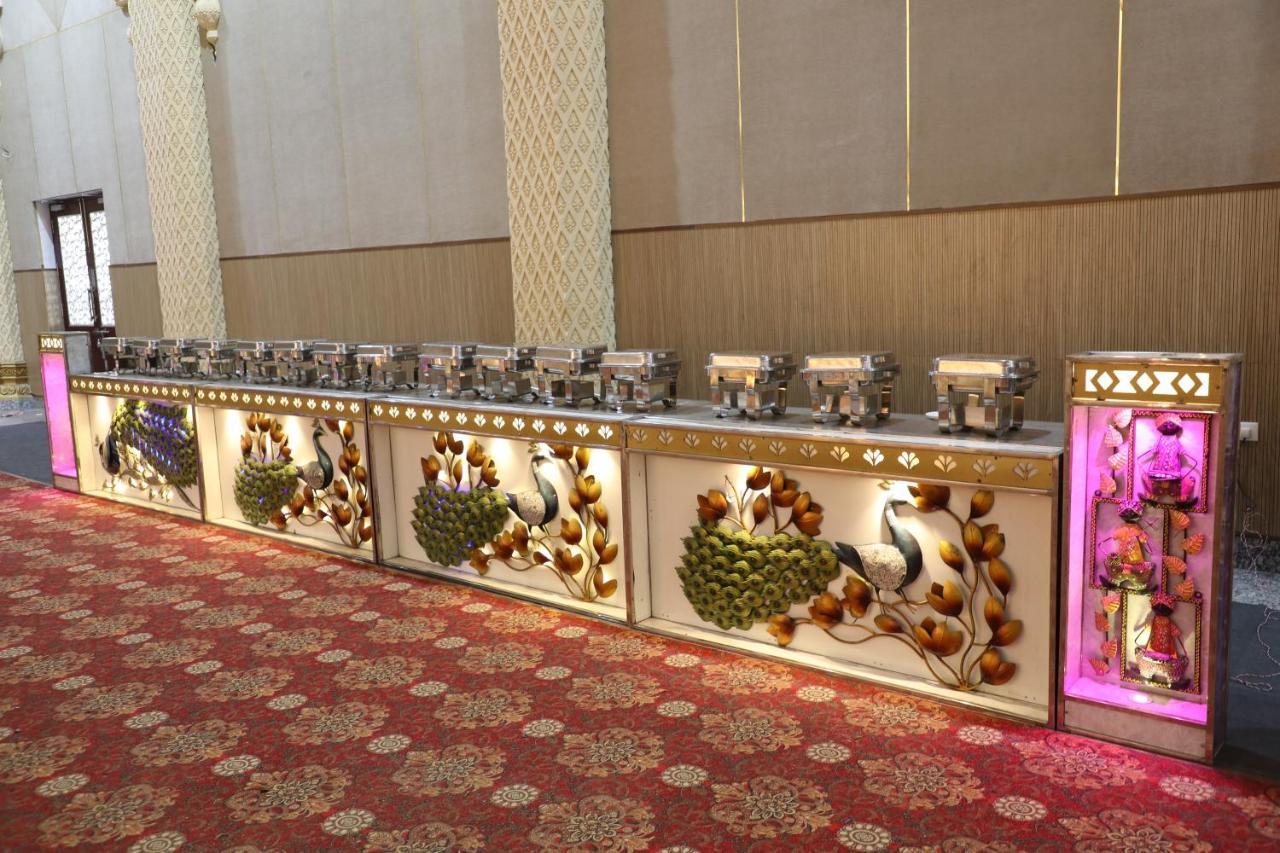 Gadiraju Palace Convention Centre & Hotel วิสาขปัตนัม ภายนอก รูปภาพ