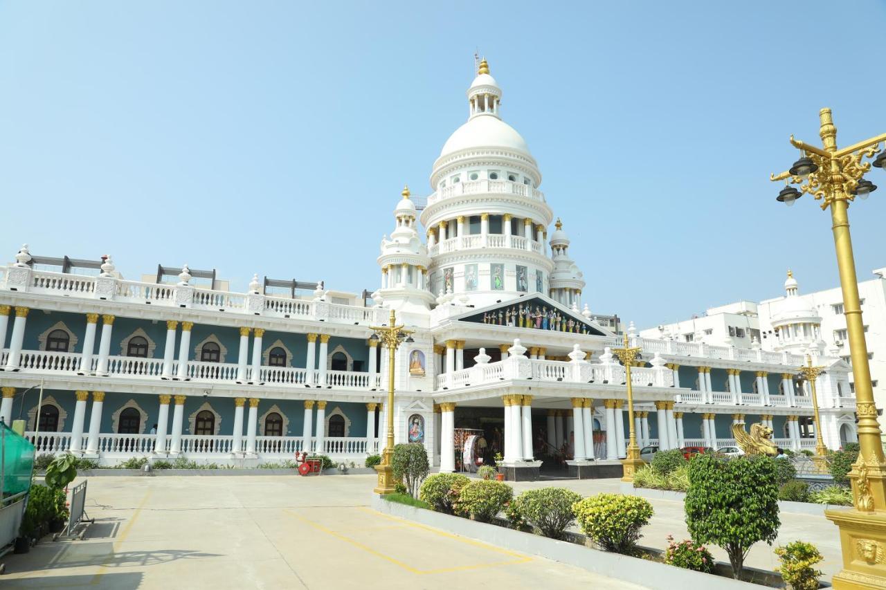 Gadiraju Palace Convention Centre & Hotel วิสาขปัตนัม ภายนอก รูปภาพ