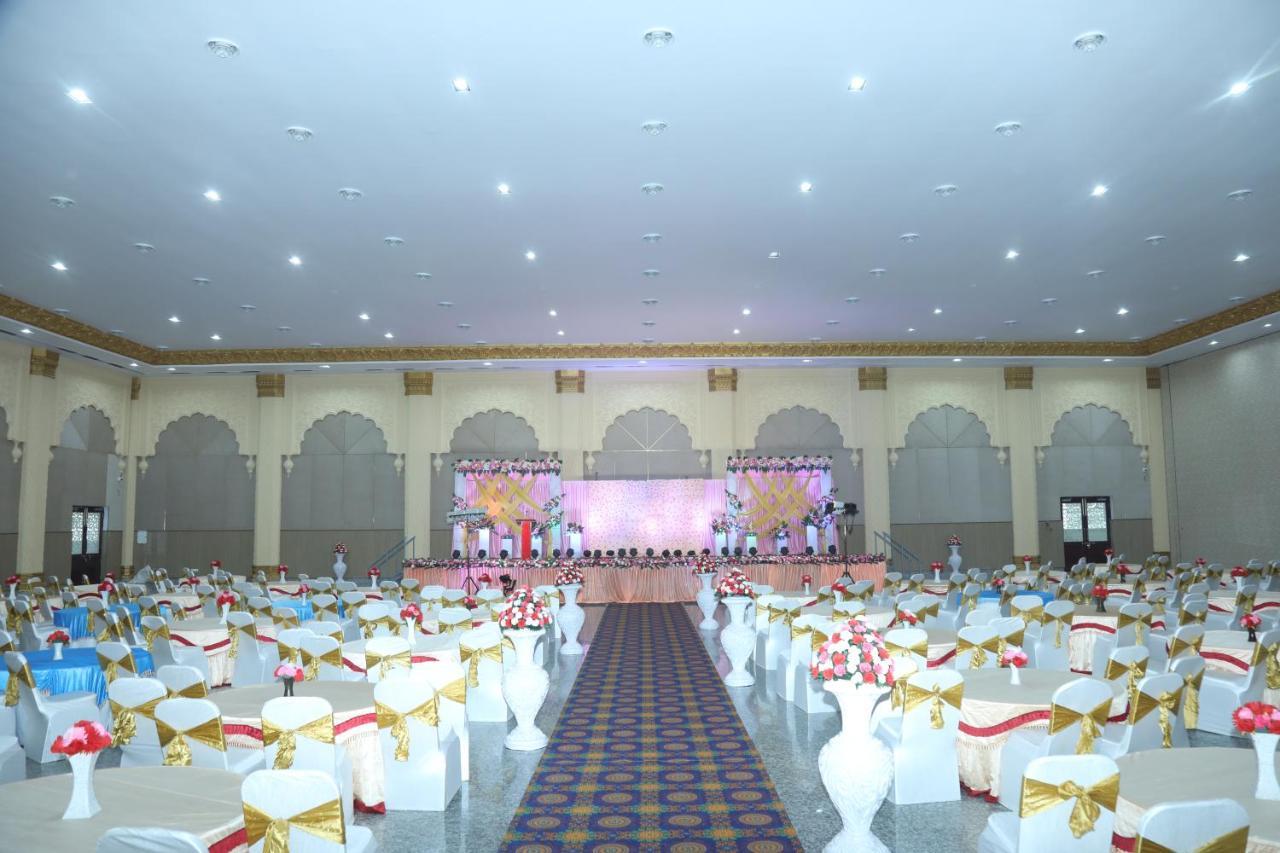 Gadiraju Palace Convention Centre & Hotel วิสาขปัตนัม ภายนอก รูปภาพ